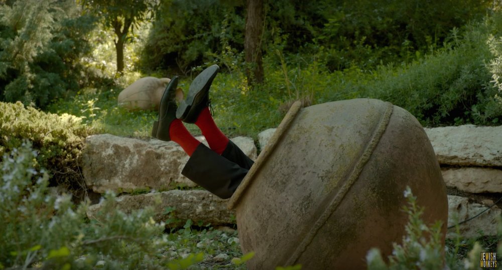 GreedyforBestMusic-JewishMonkeys-MeatHeatBeautifulFeet-BillyLevy-video-still