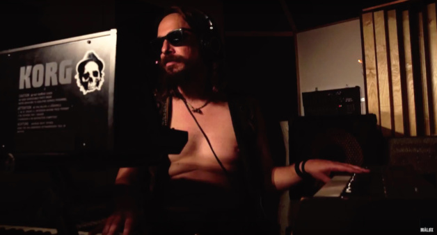 GreedyforBestMusic-MALOX-EyalTalmudi-RoyChen-AssafTalmudi-DancingToNothing-SlikStudios-LiveVideo-still